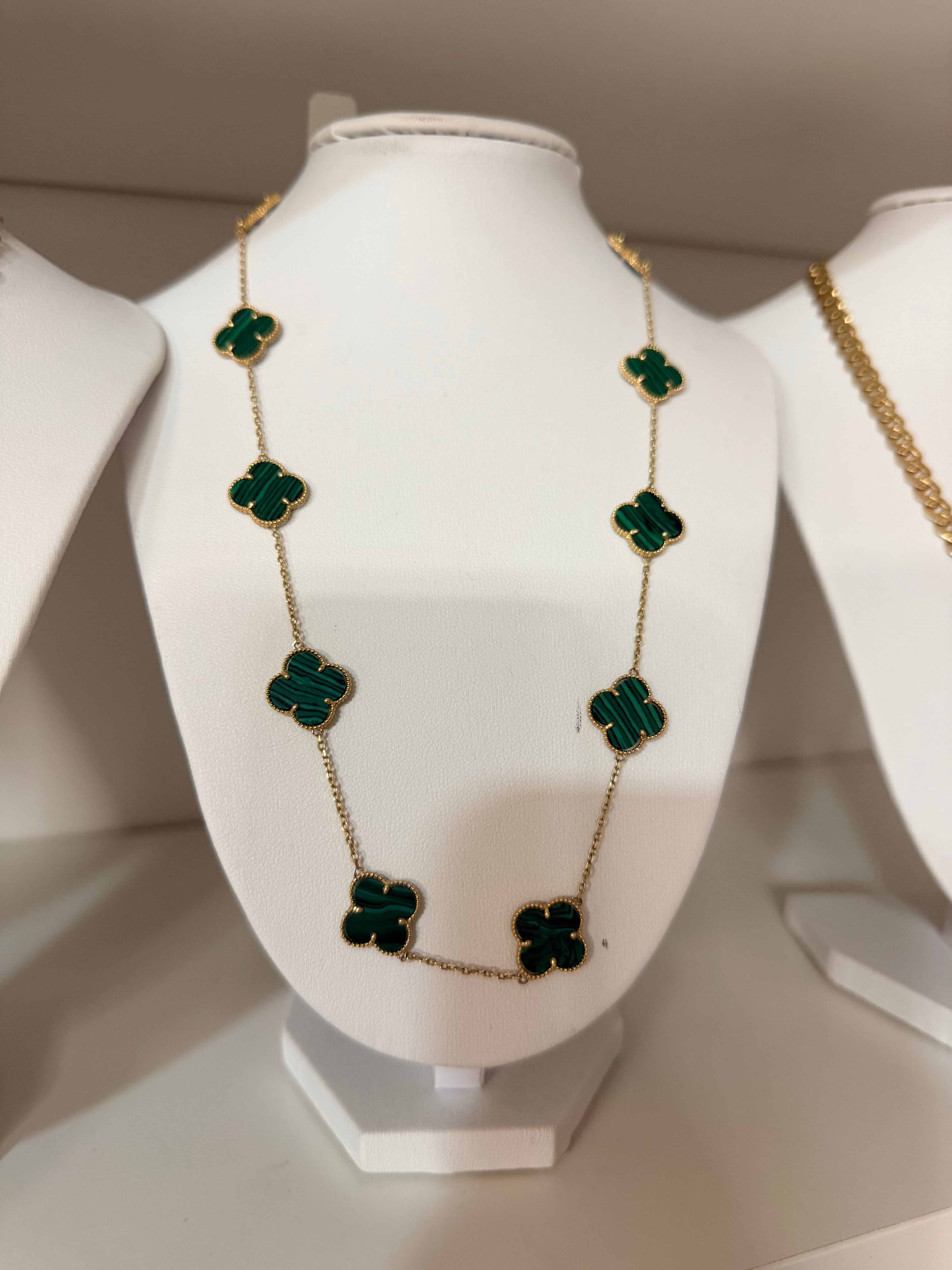 Green clover necklace
